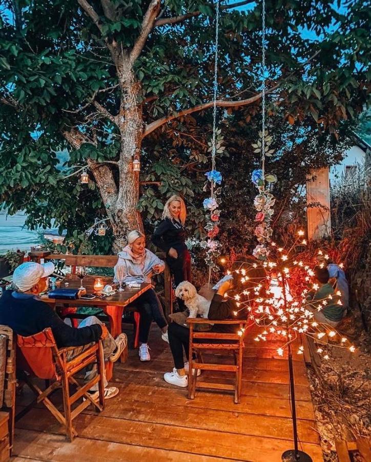 Cece'S Home Mavrovo Eksteriør billede